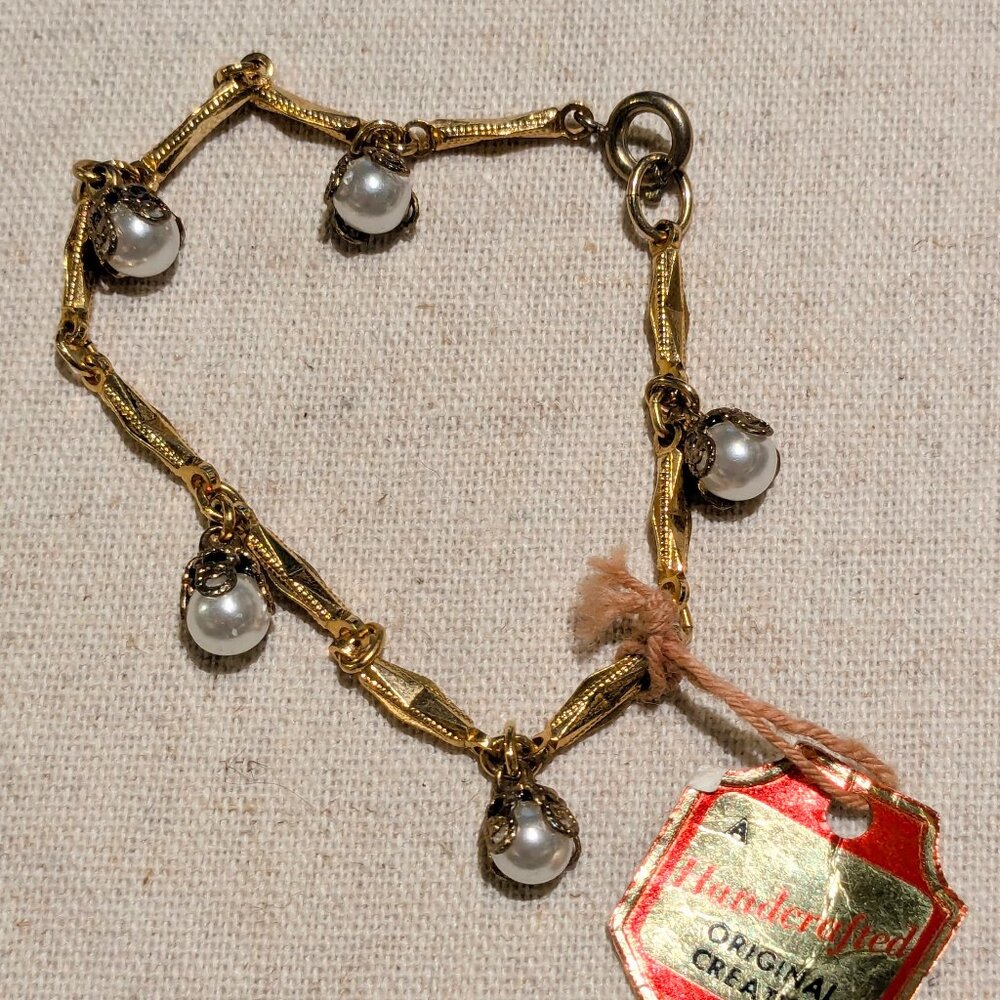 Mid-Century Vintage Faux Pearl Bracelet